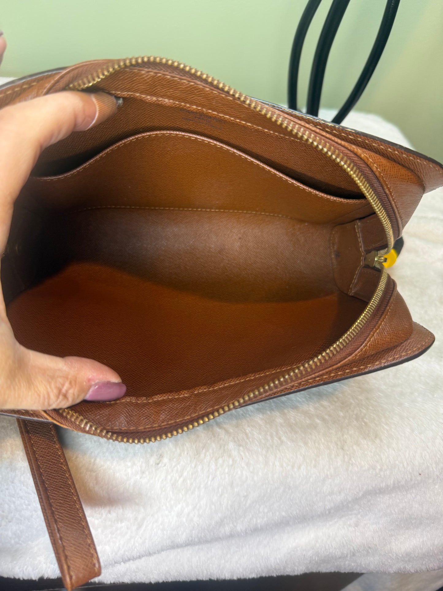 1099. Louis Vuitton Monogram Orsay Clutch