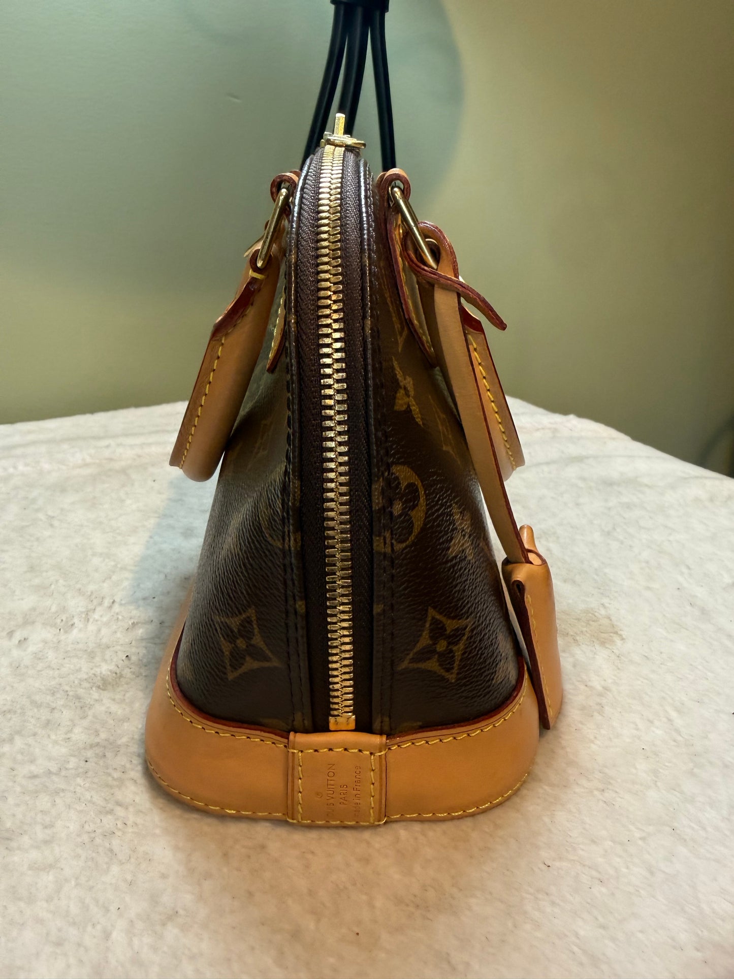 1638. Louis Vuitton Monogram Alma BB