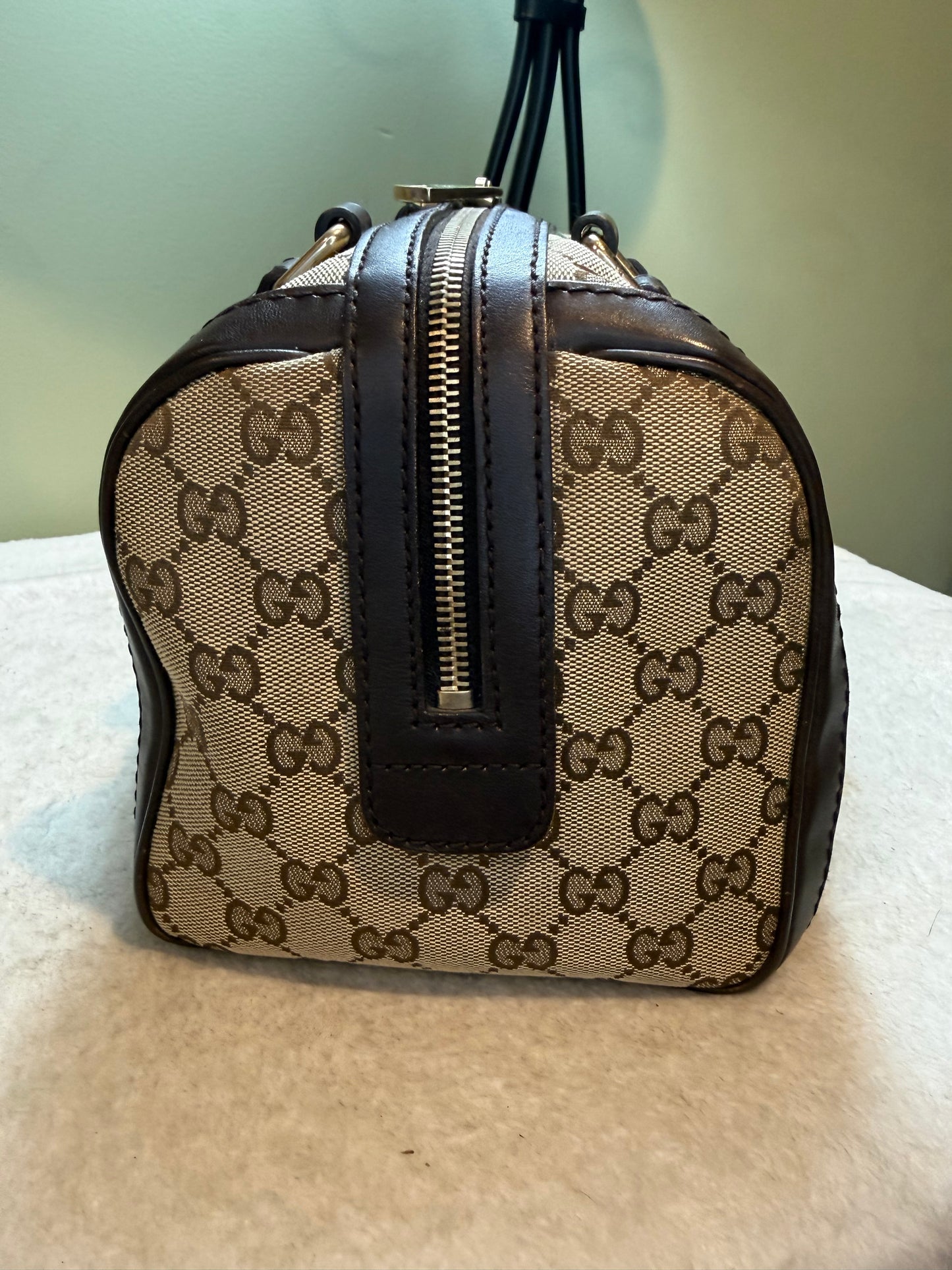 1659. Gucci Vintage Web Boston Bag