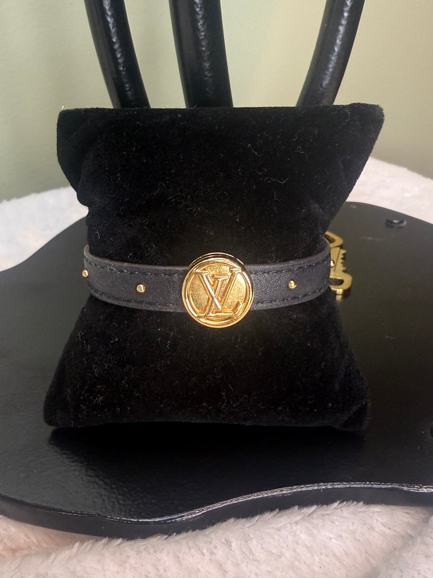 1011. Louis Vuitton Monogram LV Circle Reversible Bracelet