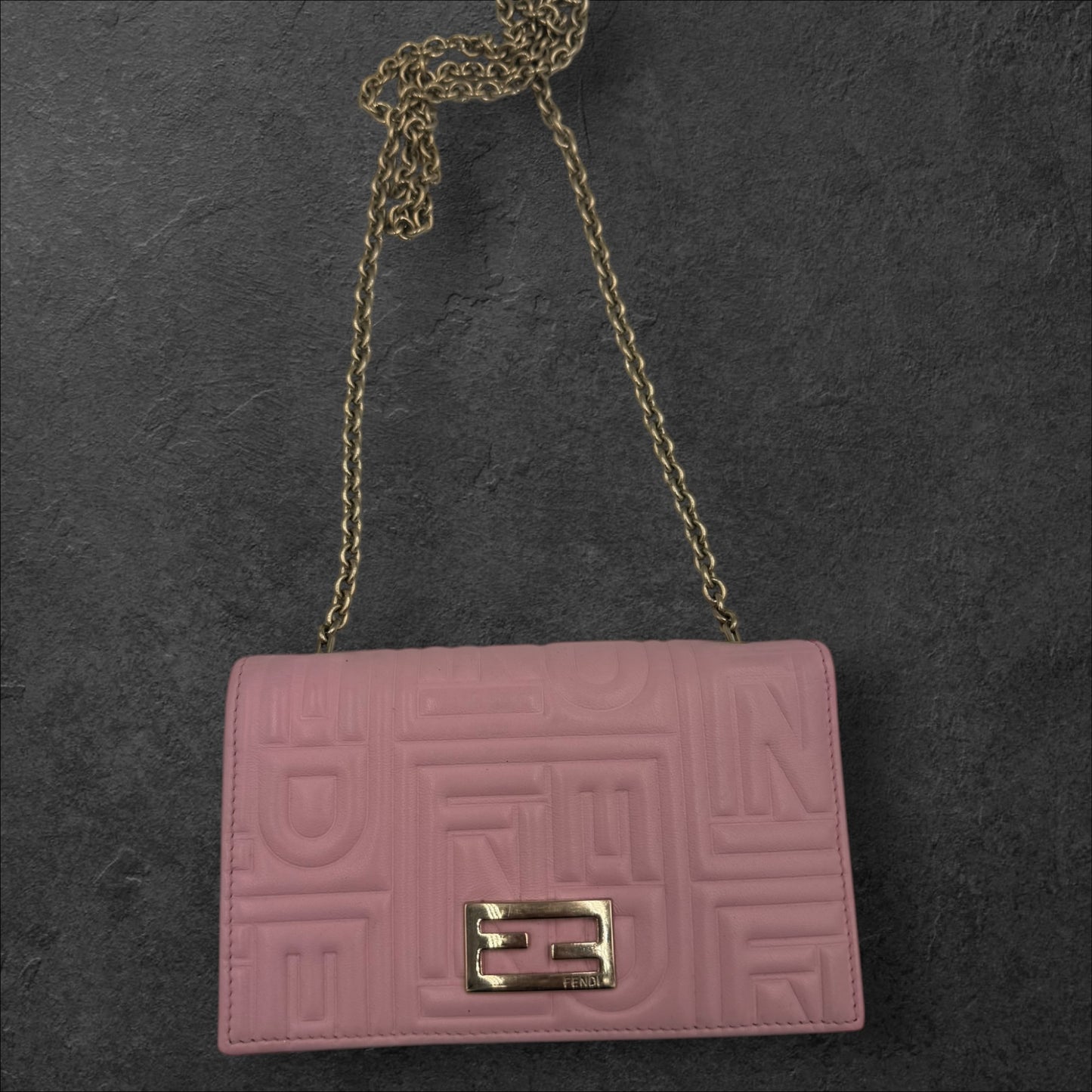 269. Fendi Pink Leather Wallet on Chain Shoulder Bag