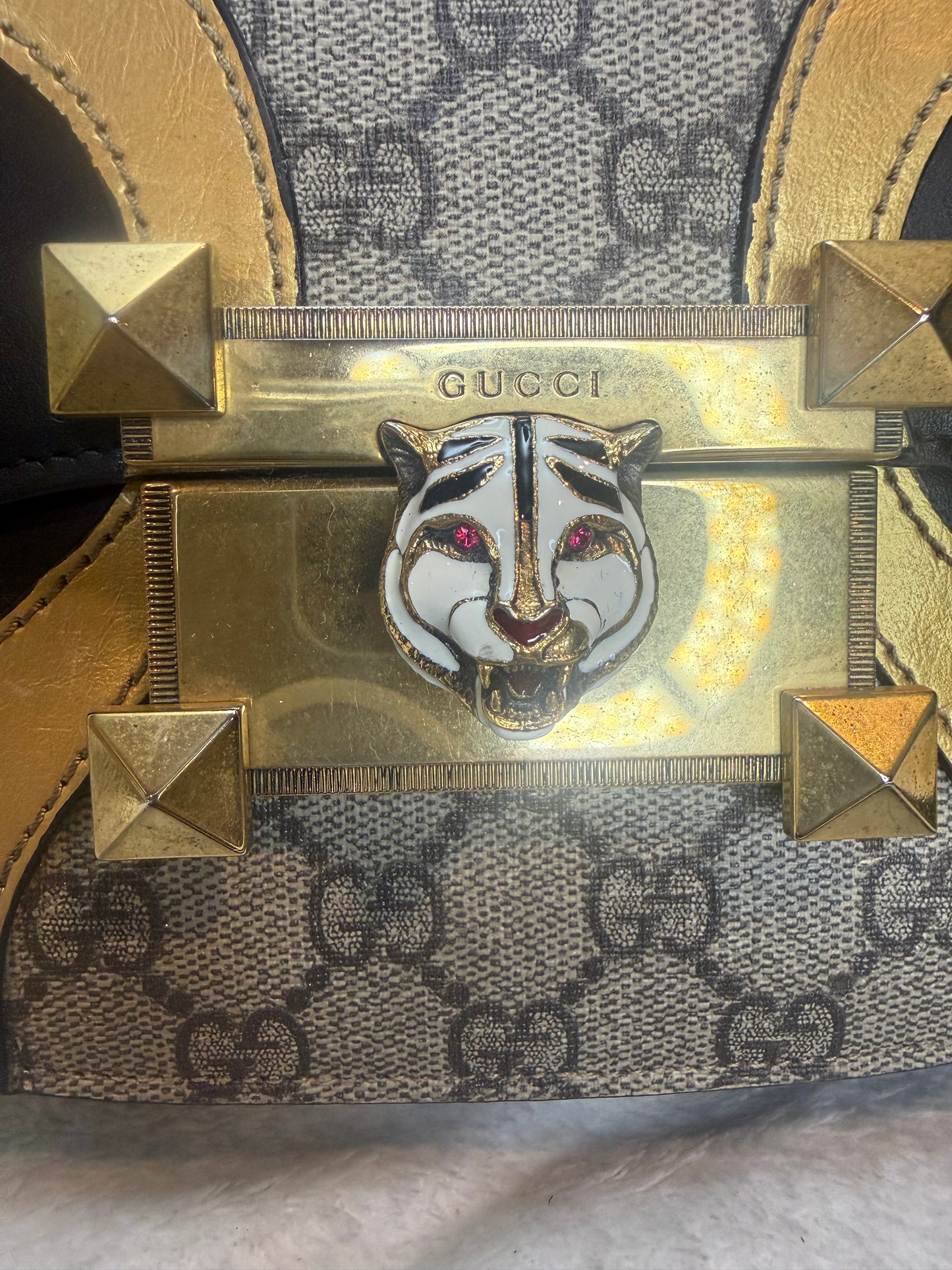 1120. Gucci GG Supreme Small Osiride Shoulder Bag