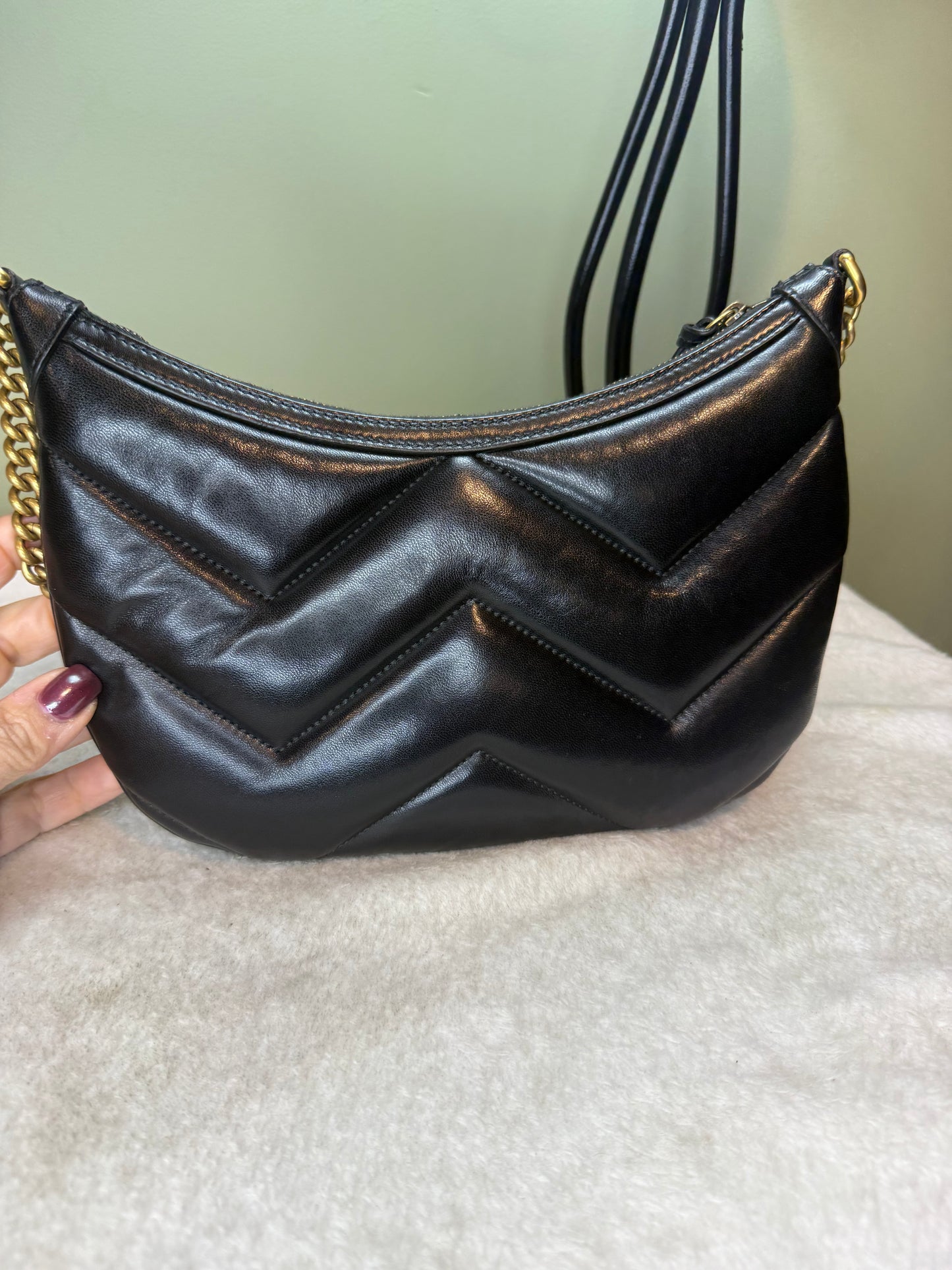 1269. Gucci GG Marmont Shoulder Bag
