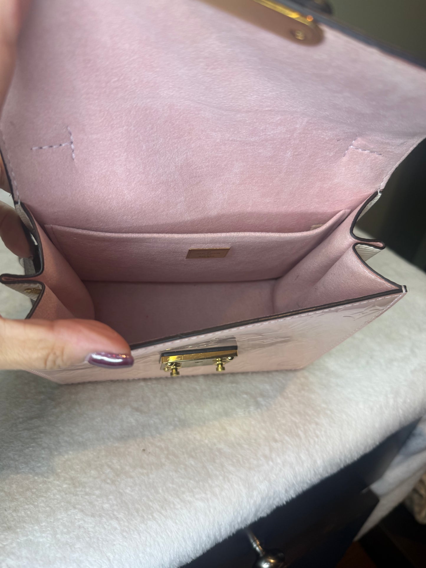 1276. Louis Vuitton Pink Vernis Spring Street