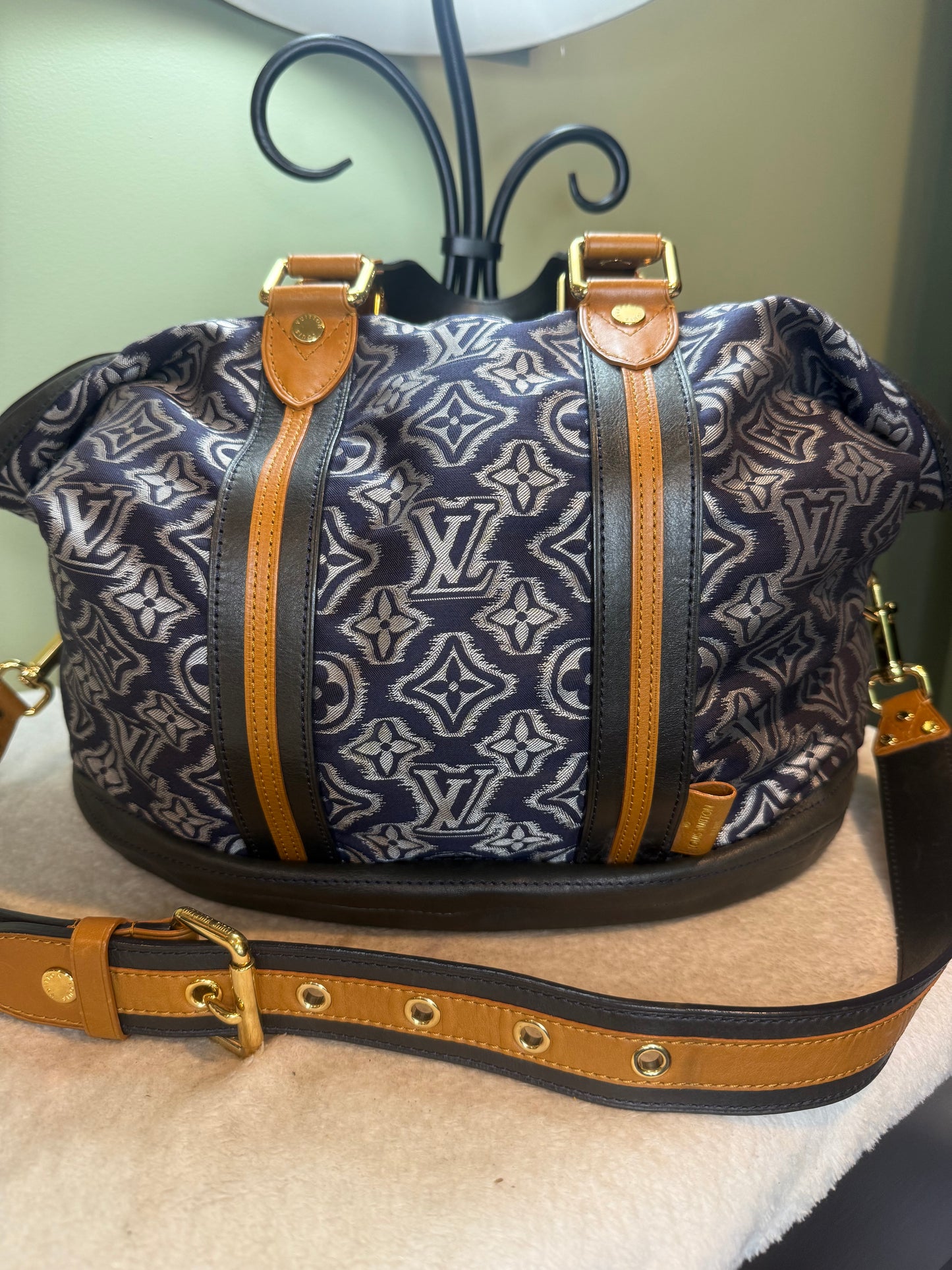1561. Louis Vuitton Limited Edition Aviator Navy Jacquard Aviator Bag
