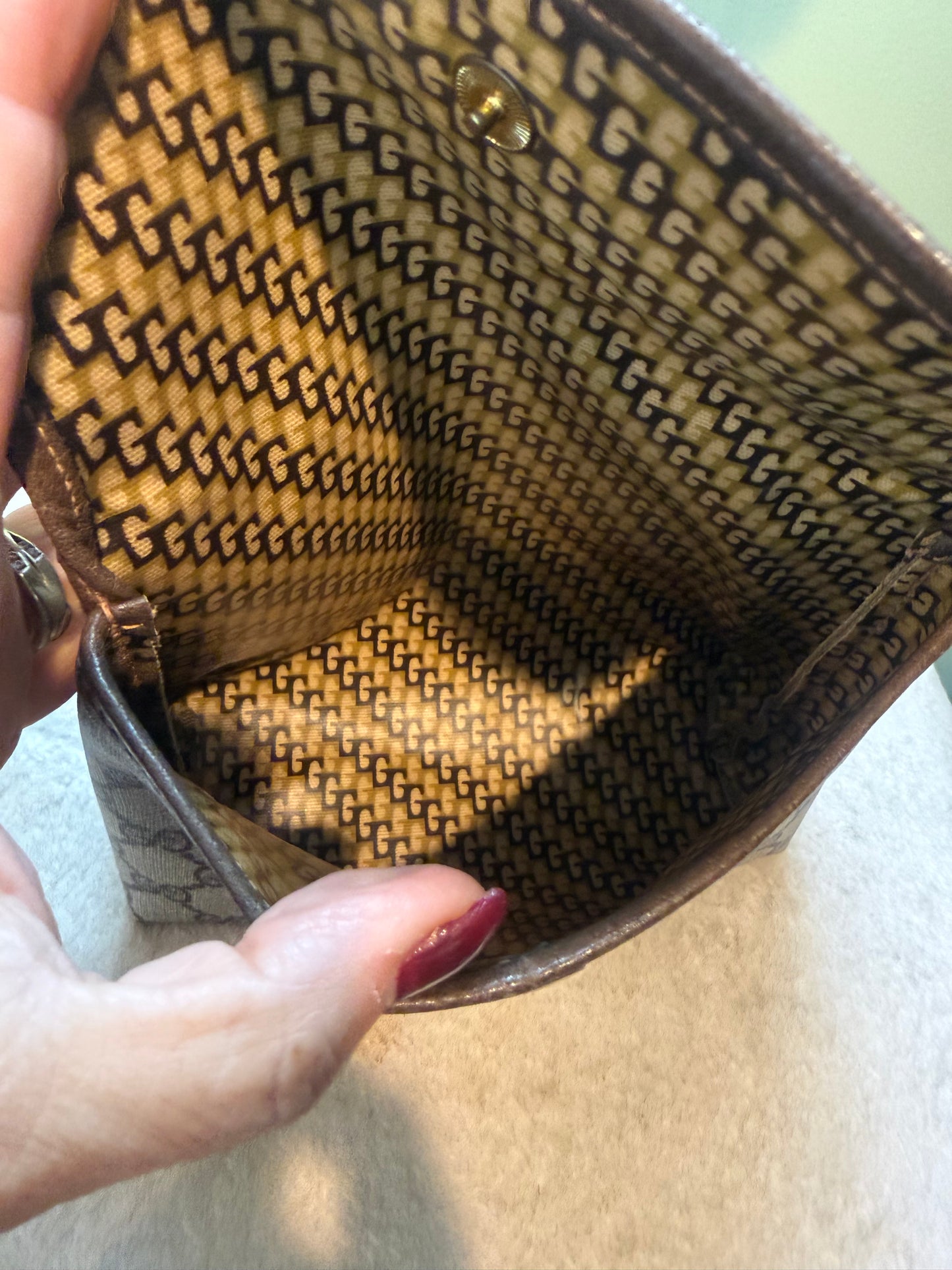 1687. Gucci GG Supreme Canvas Clutch/Cosmetic bag