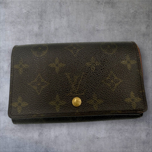 353. Louis Vuitton Monogram Tresor Wallet