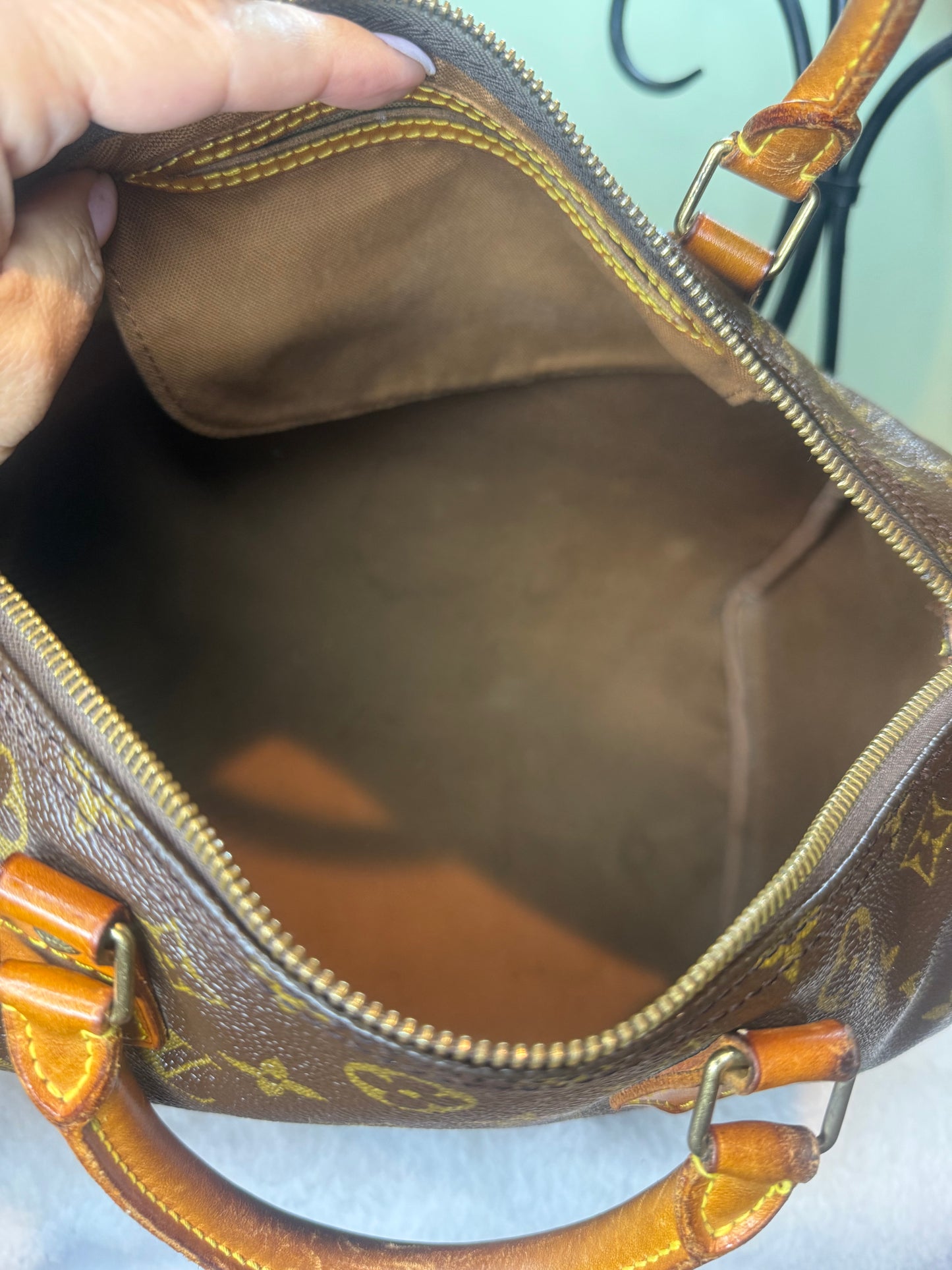 1418.  Louis Vuitton Monogram Speedy 30