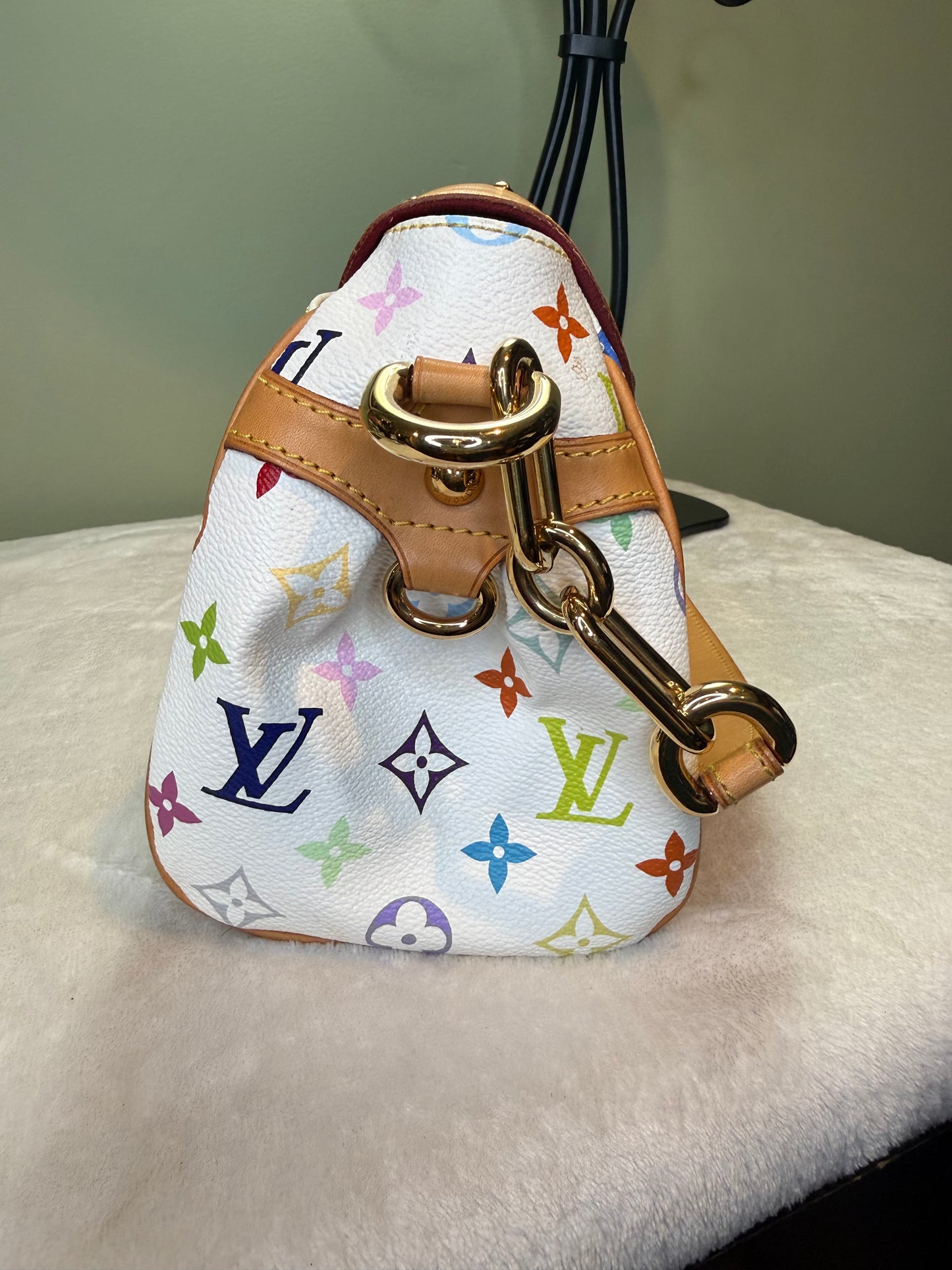 1837. Louis Vuitton White Multicolor Beverly MM