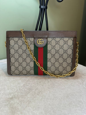 1227. Gucci GG Supreme Medium Ophidia Shoulder Bag
