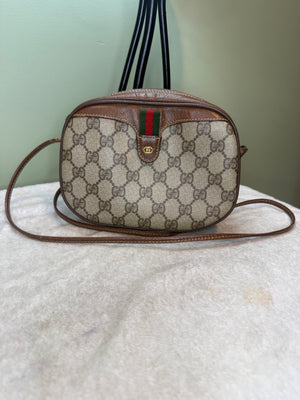 1512. Gucci Vintage GG Supreme Small Crossbody