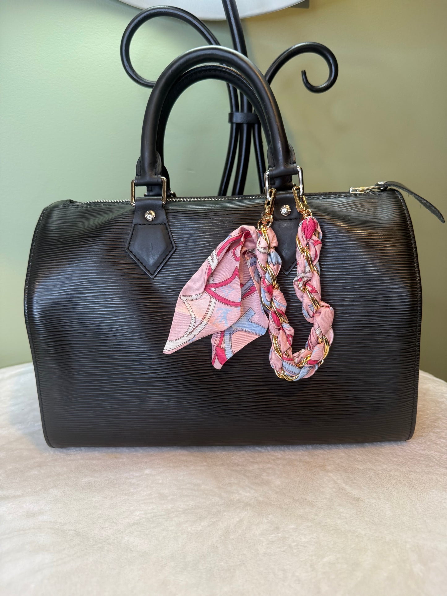 1842. Louis Vuitton Black Epi Speedy 30