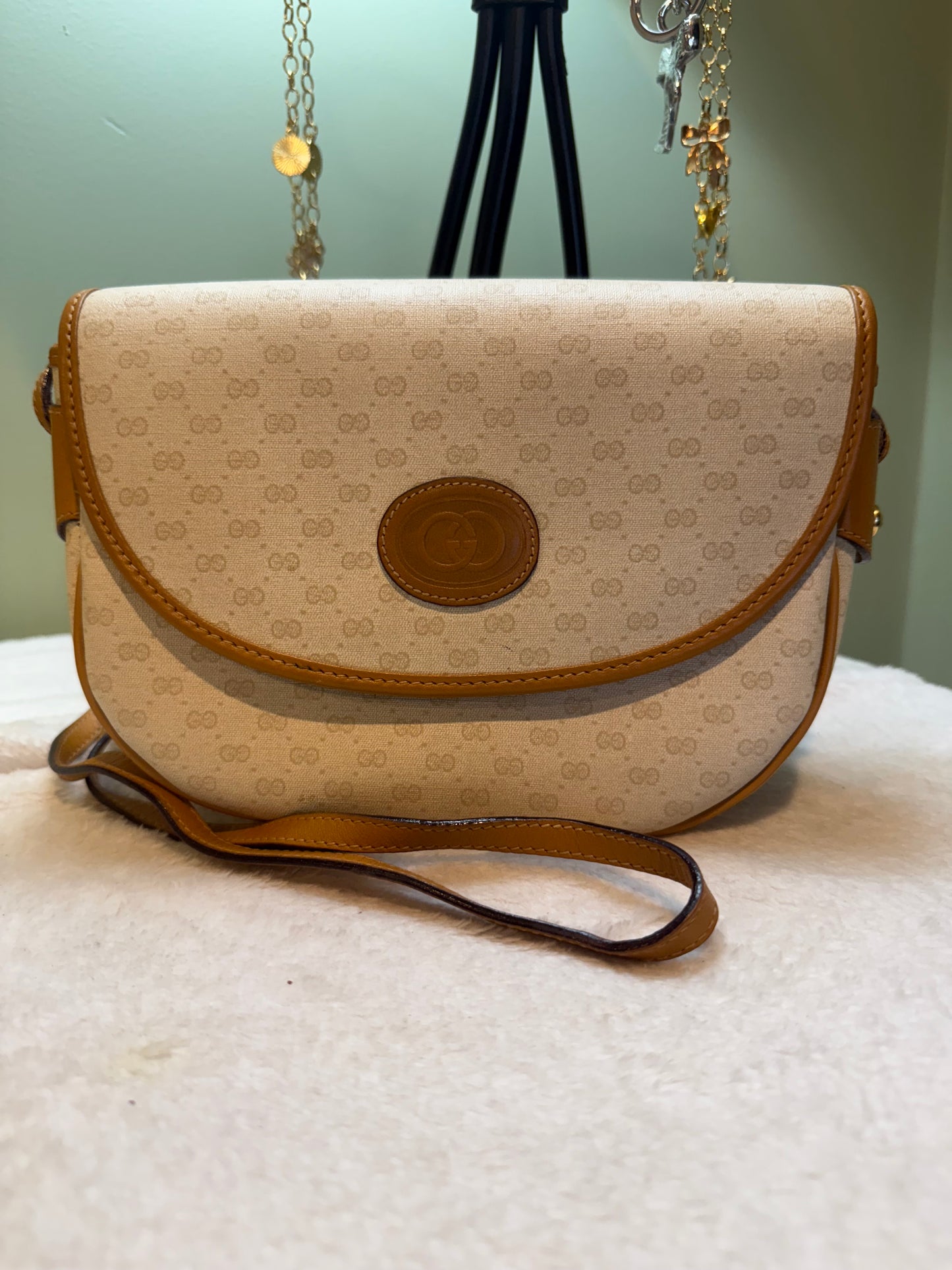 289. Gucci Vintage Micro GG Cream Crossbody Bag