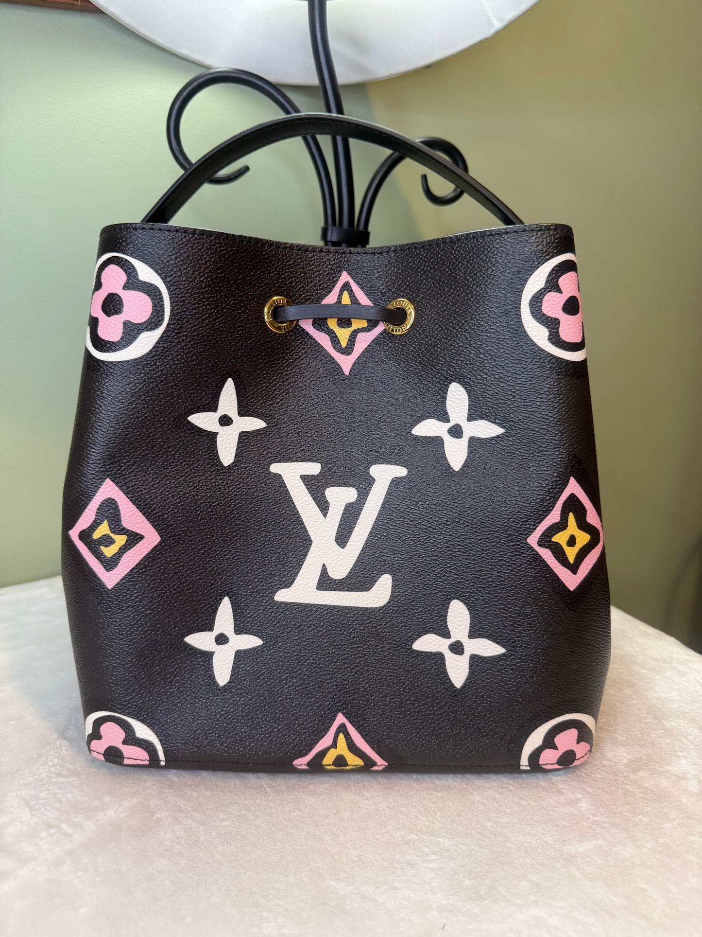 1778. Louis Vuitton Black Wild at Heart NeoNoe