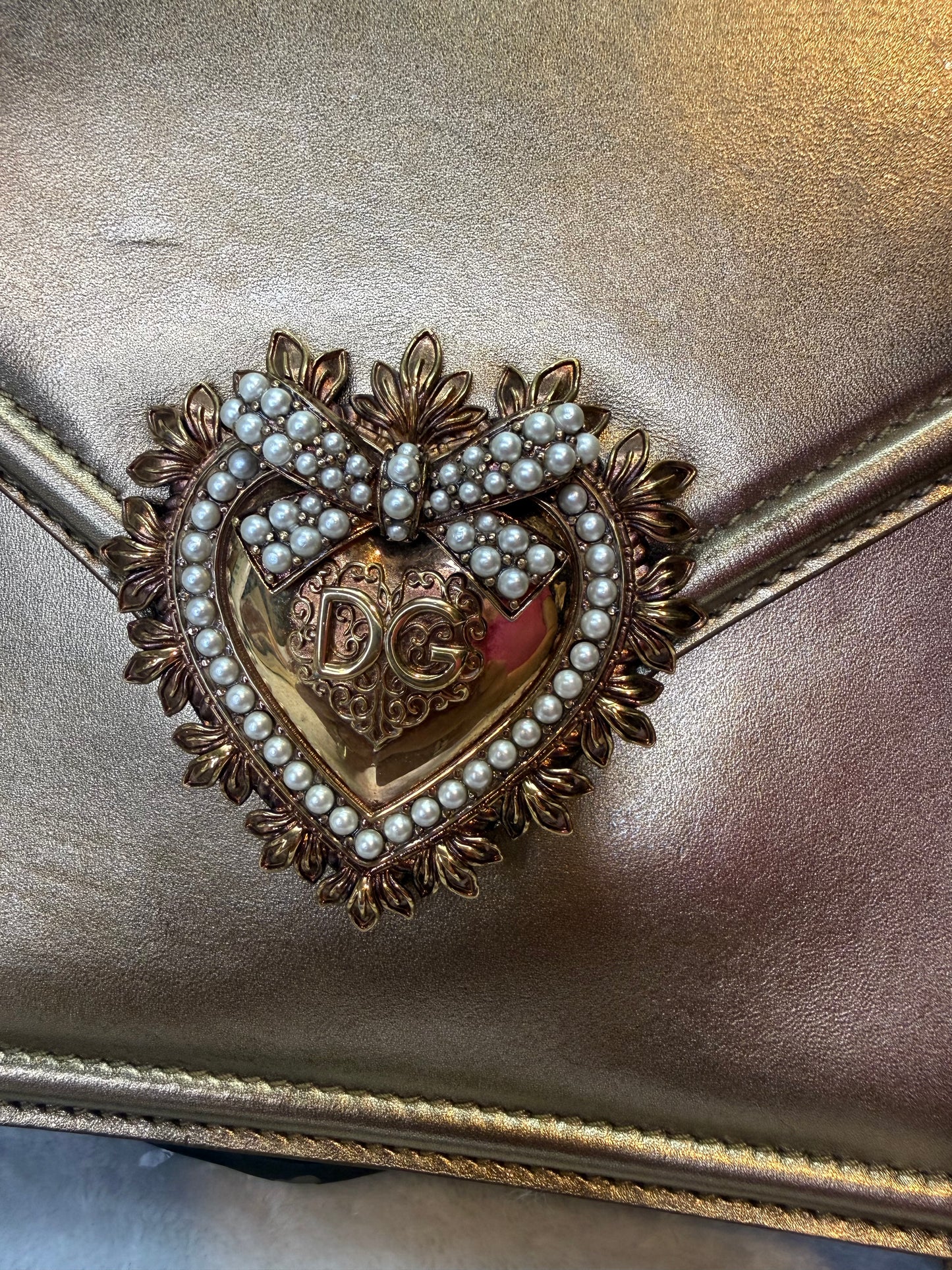 1809. Dolce & Gabbana Devotion Shoulder Bag