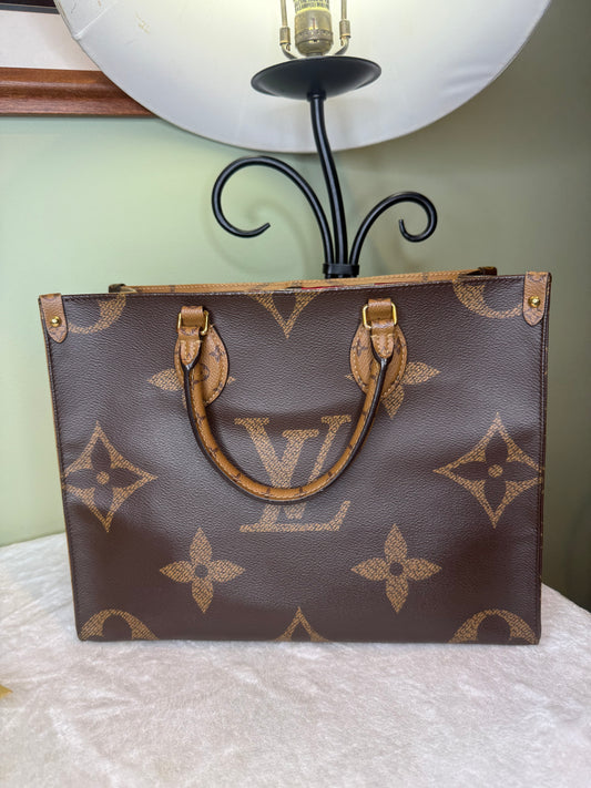 2180. Louis Vuitton Reverse Monogram OnTheGo MM