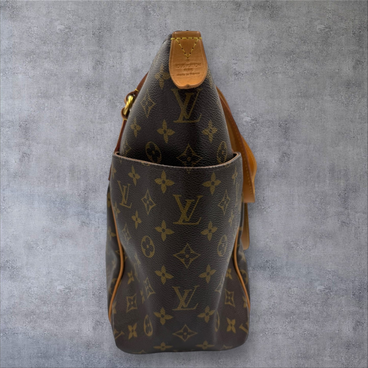 351. Louis Vuitton Monogram Totally MM