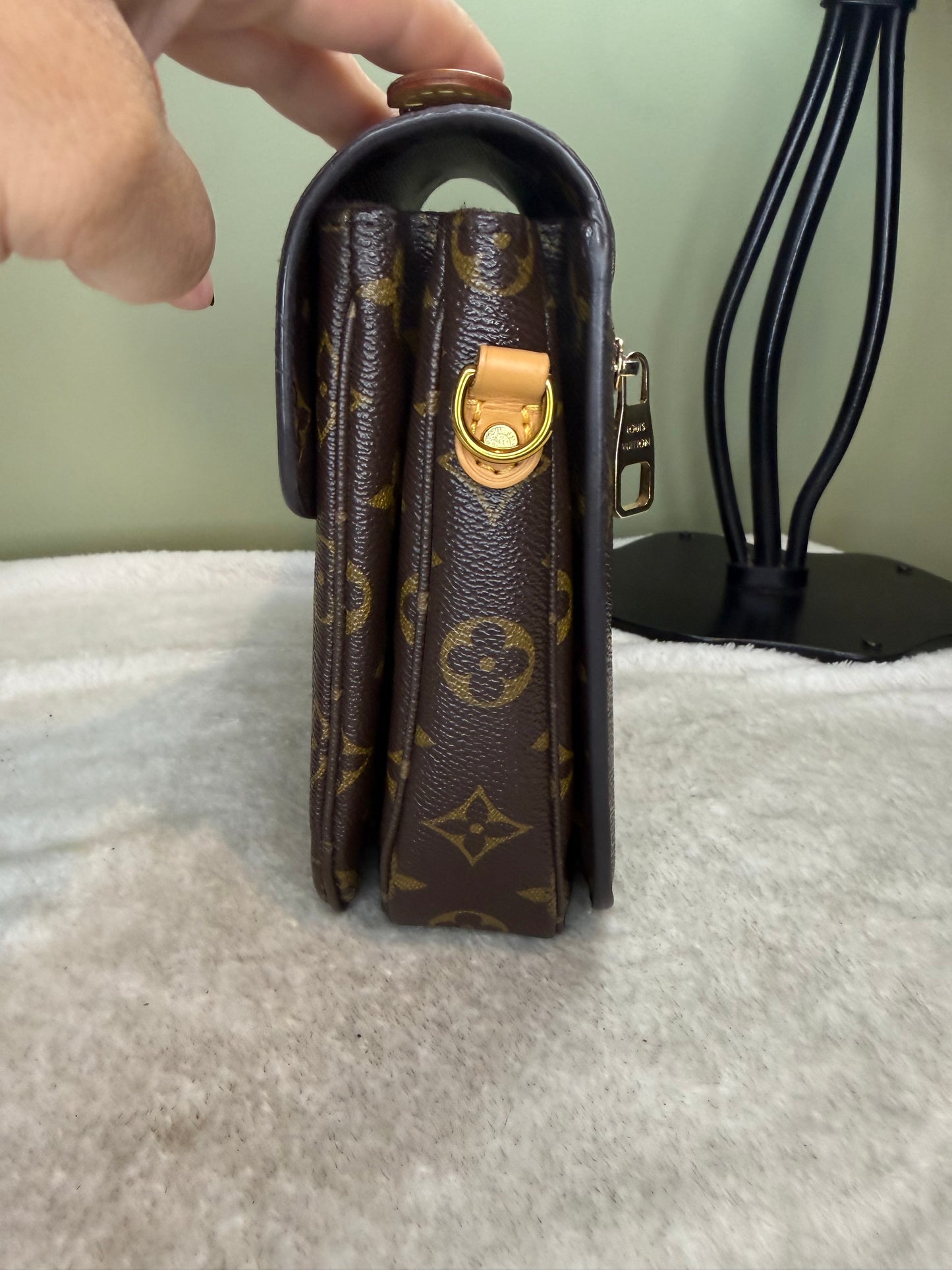 1254. Louis Vuitton Monogram Pochette Metis