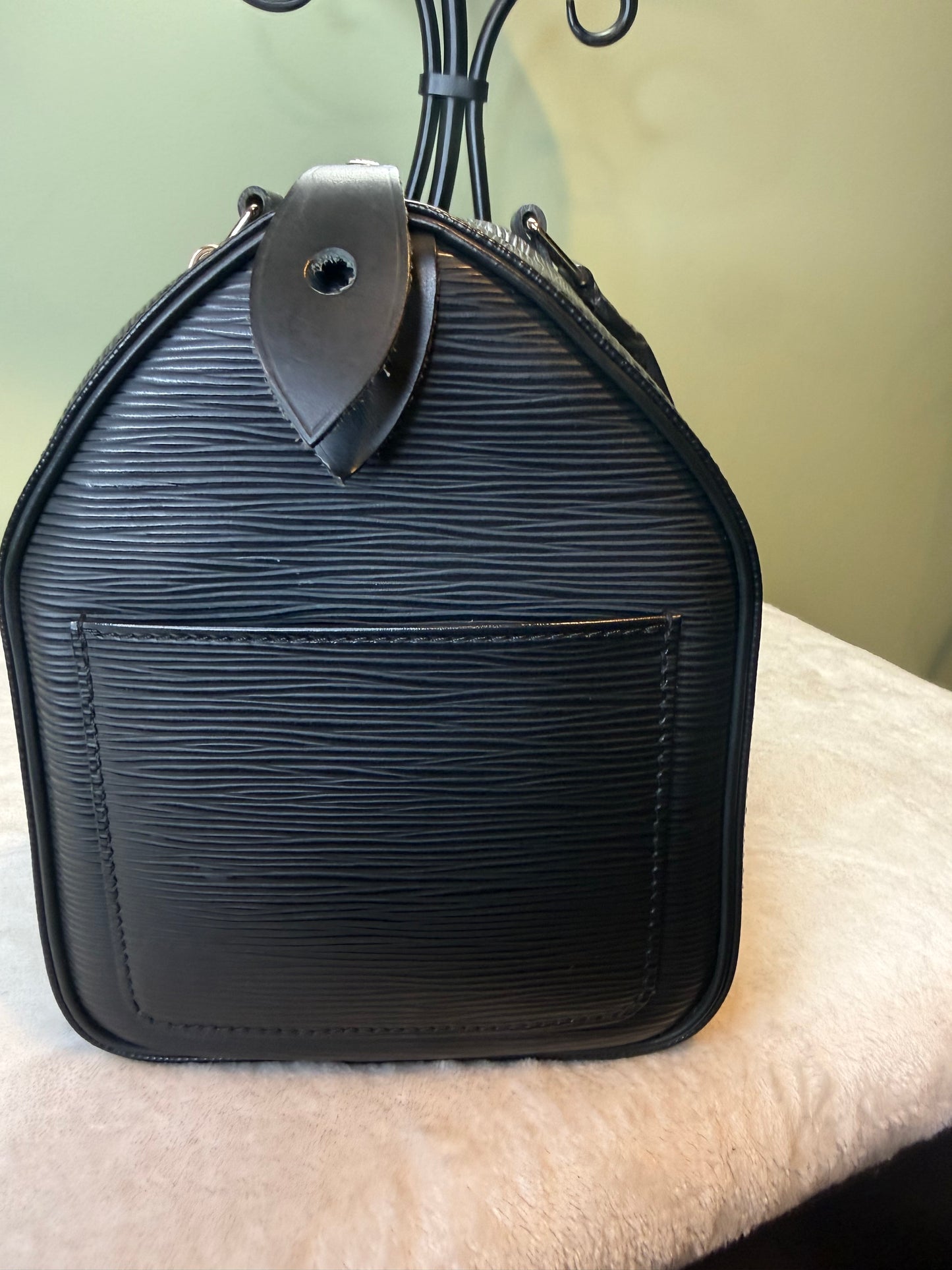 1842. Louis Vuitton Black Epi Speedy 30