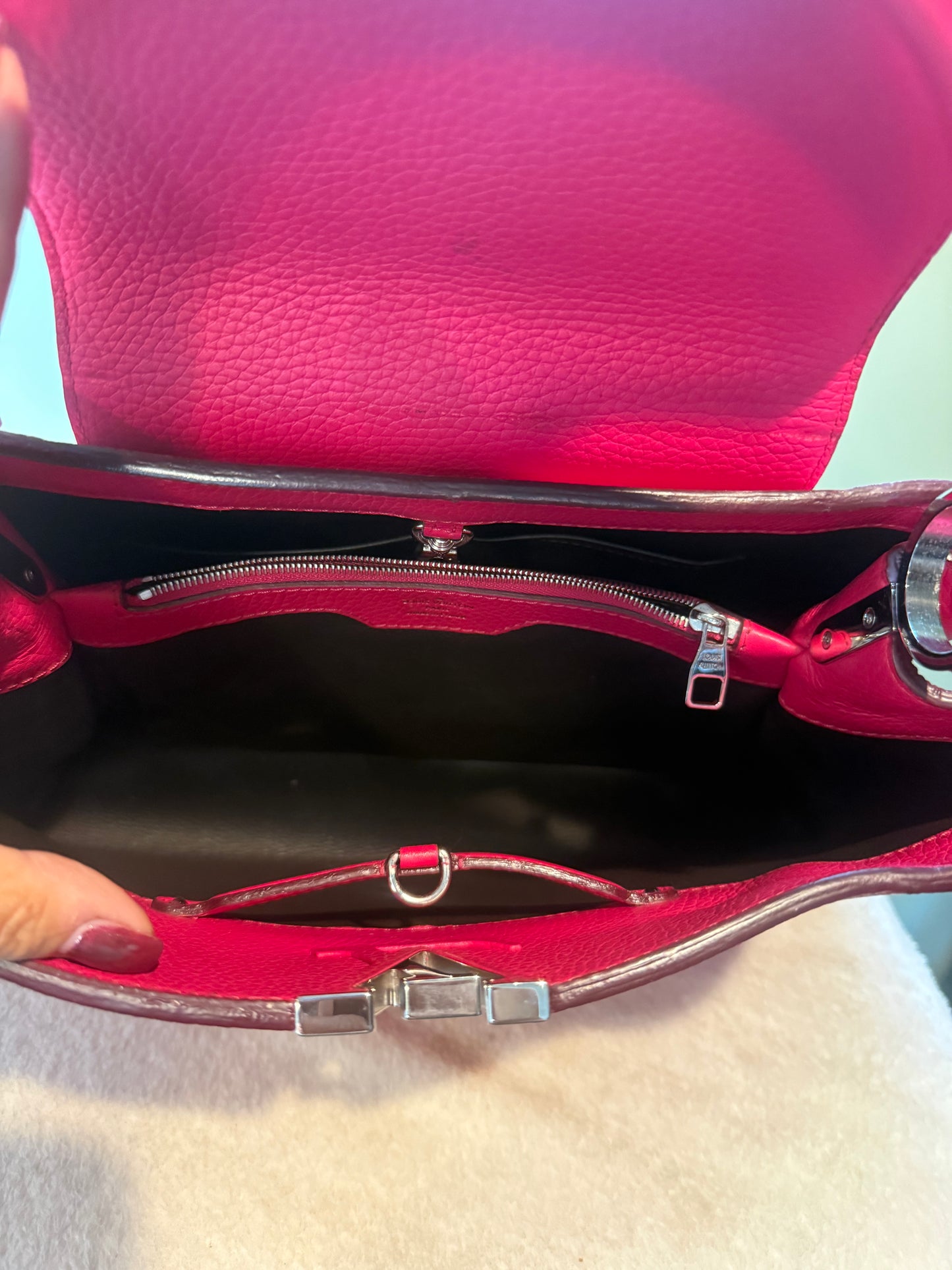 1681. Louis Vuitton Pink Taurillon Leather Capucines MM