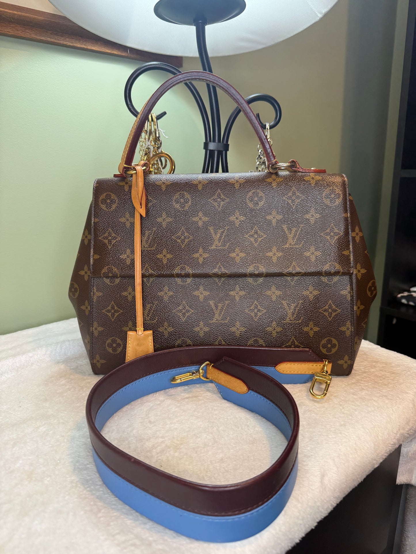 493. Louis Vuitton Monogram Cluny MM Bag with Blue strap