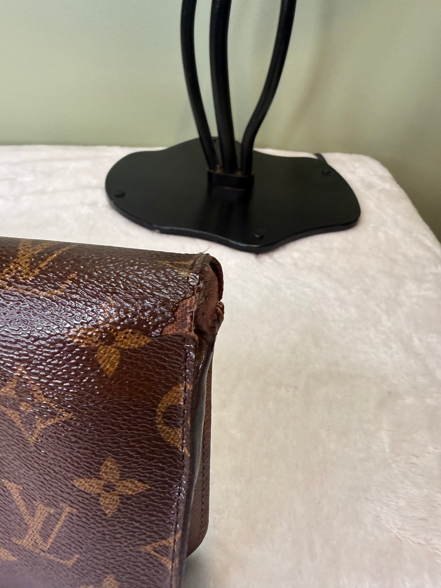 1745. Louis Vuitton Monogram Insolite Traveller Wallet