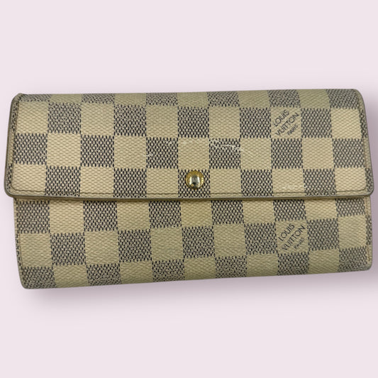 261. Louis Vuitton Damier Azur Sarah Wallet