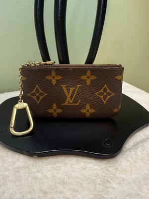 1540. Louis Vuitton Monogram Key Cles