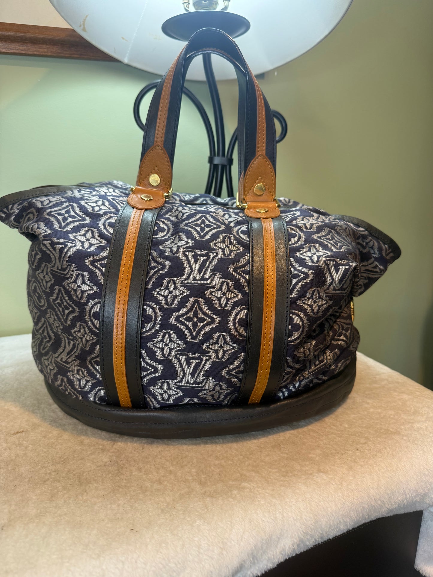 1561. Louis Vuitton Limited Edition Aviator Navy Jacquard Aviator Bag