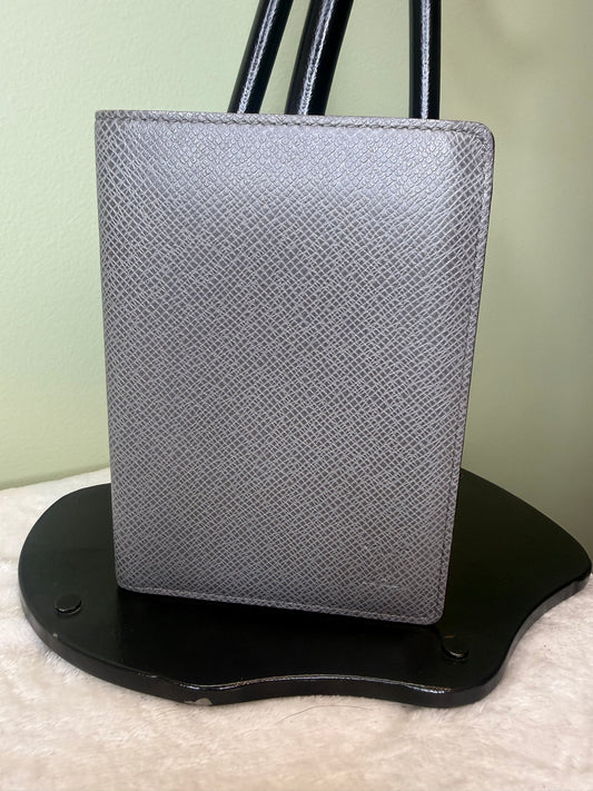 2087. Louis Vuitton Grey Taiga Passport Holder
