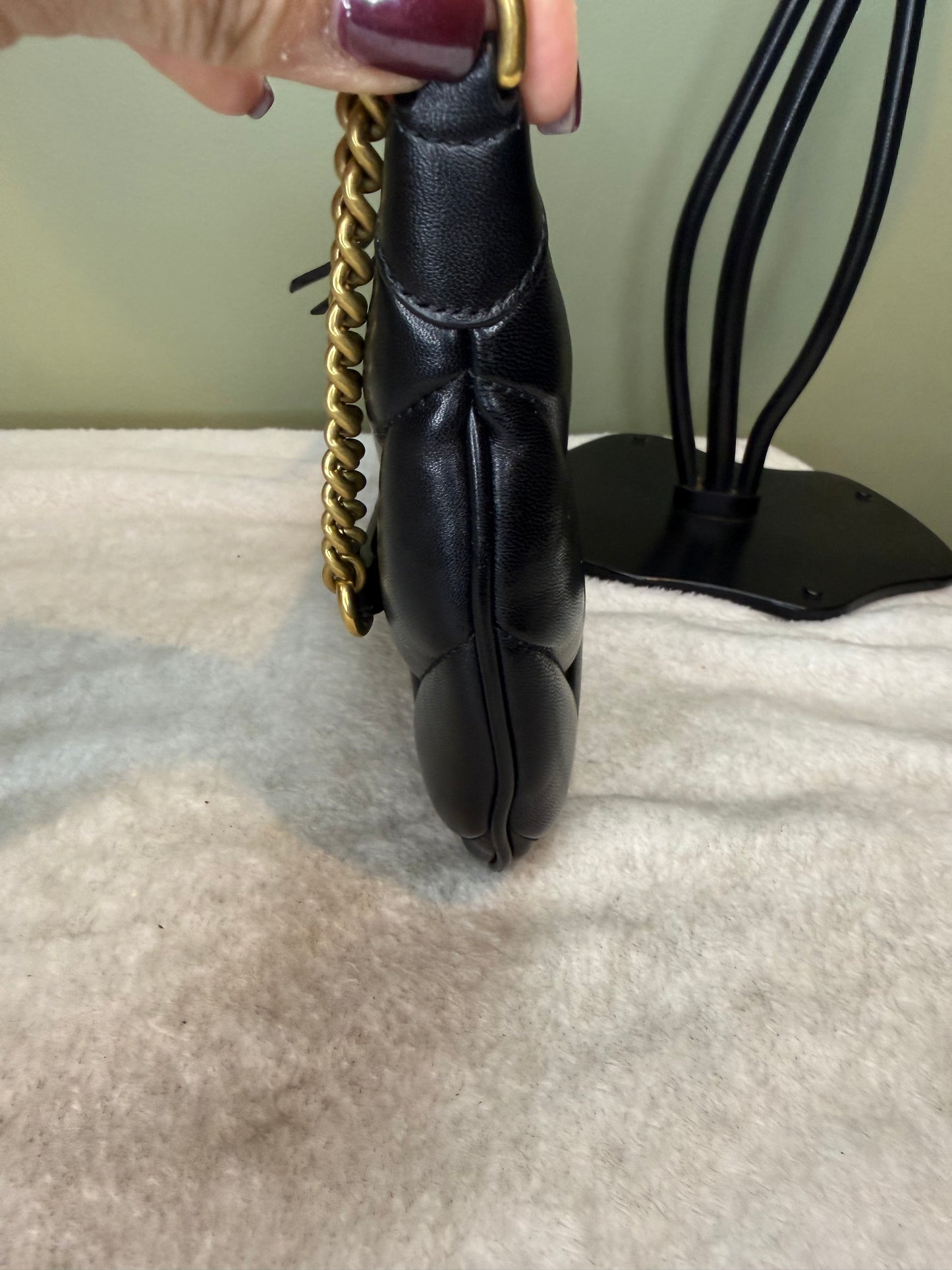 1269. Gucci GG Marmont Shoulder Bag