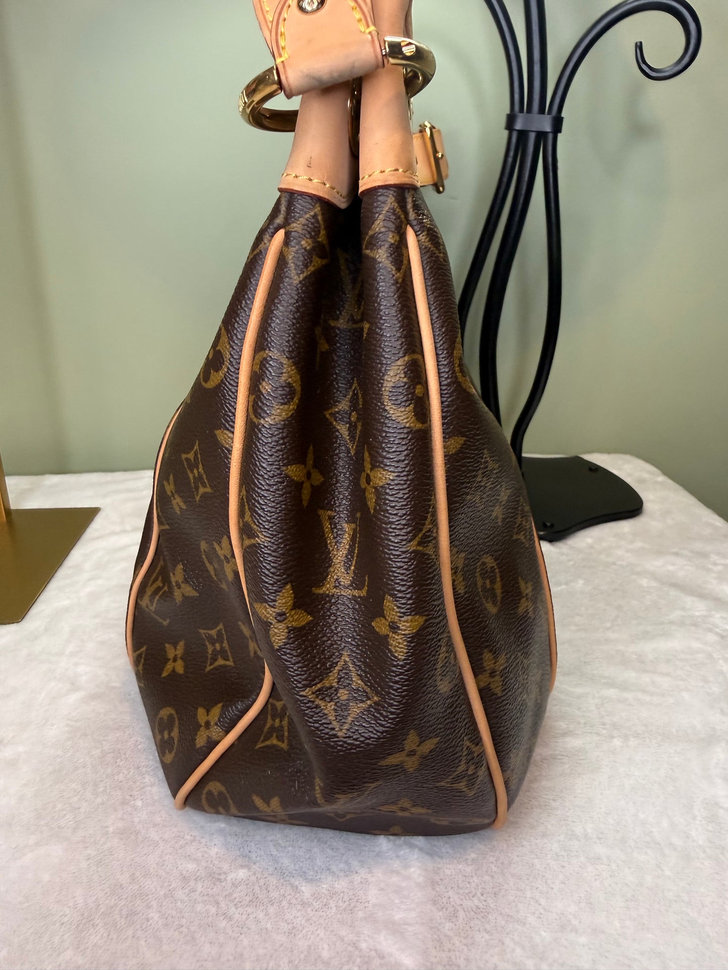 1774. Louis Vuitton Monogram Galleria PM