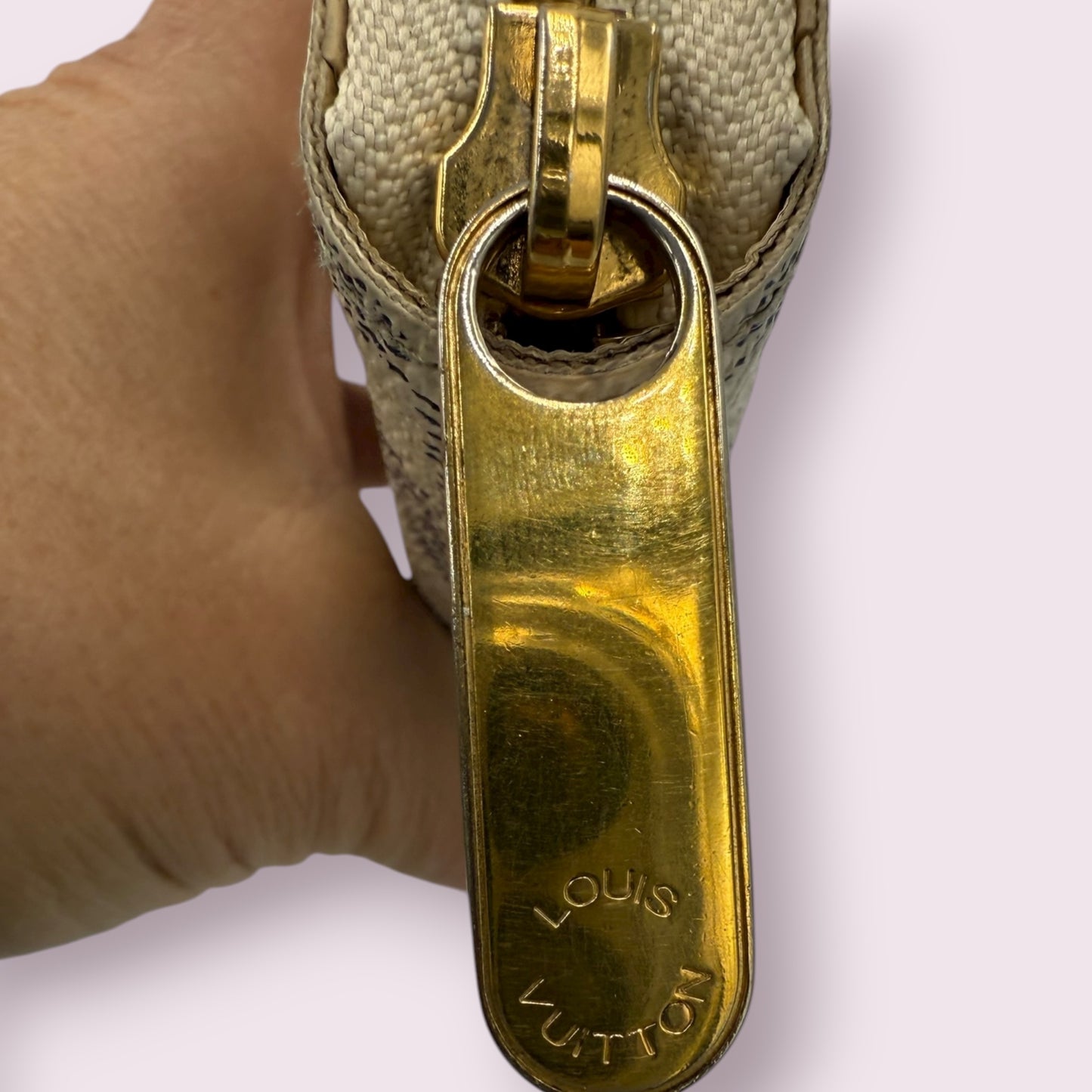 280. Louis Vuitton Damier Azur Long Zippy Wallet