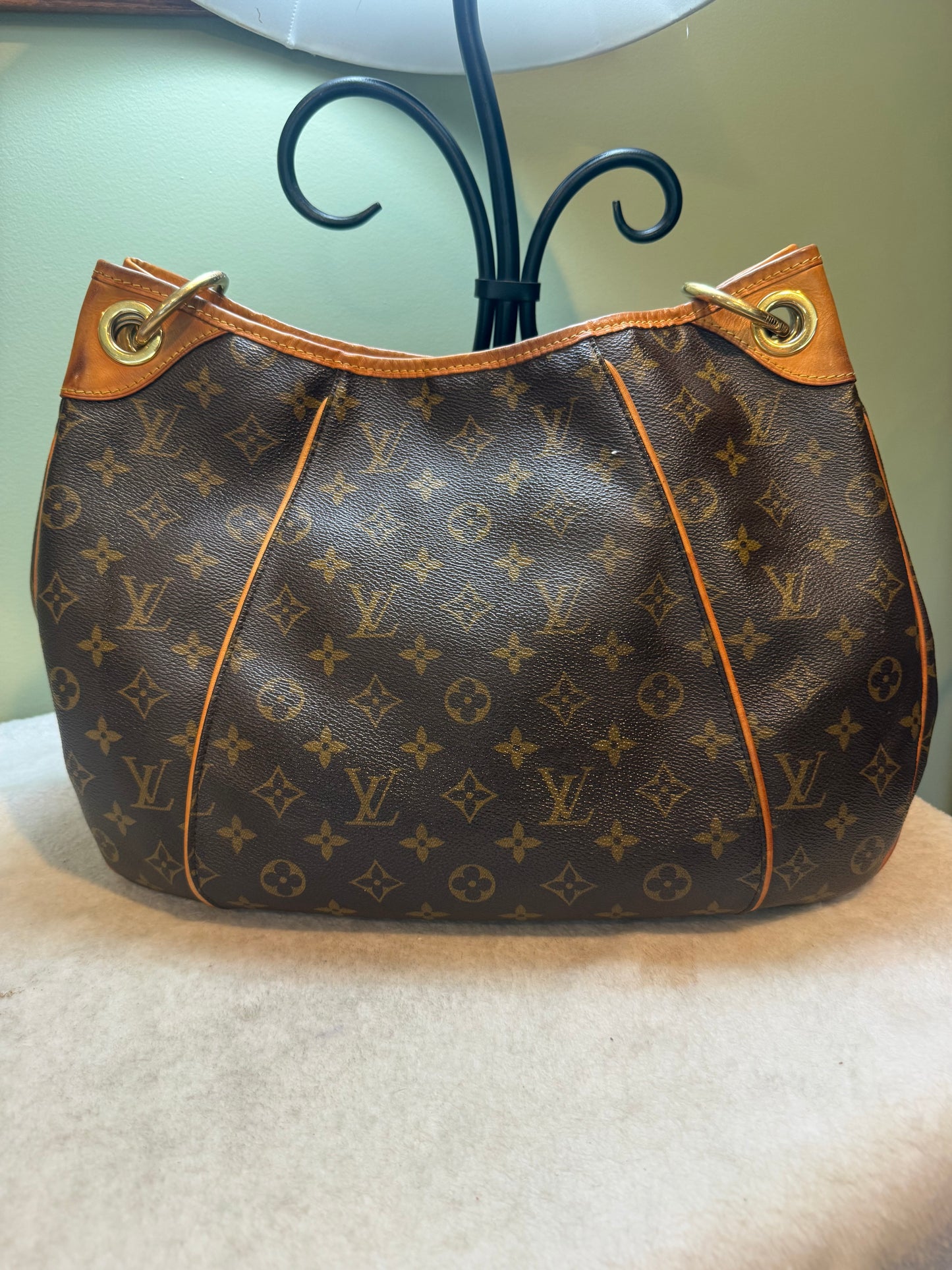1701. Louis Vuitton Monogram Galleria PM