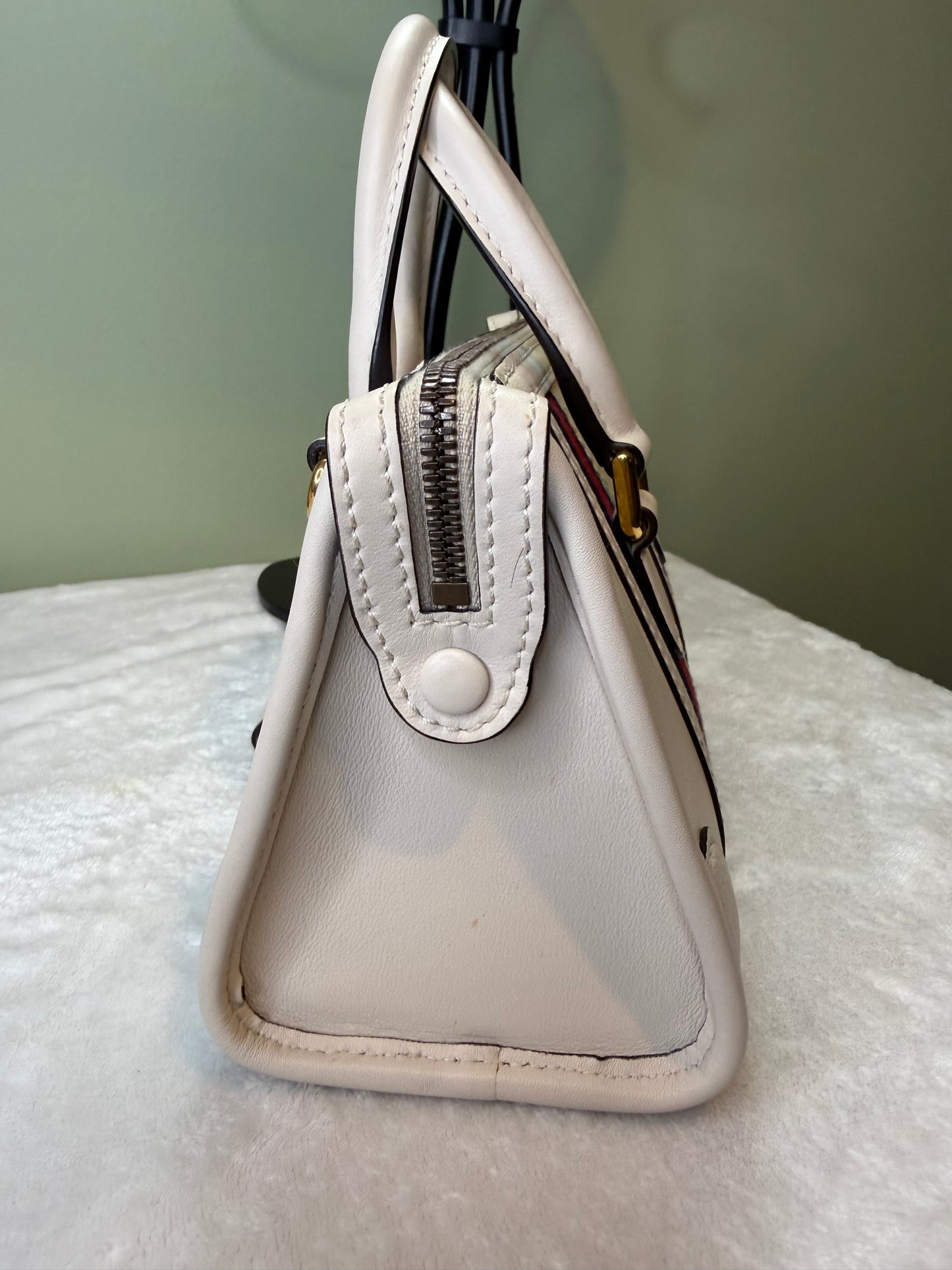 1749. Gucci White Mini Double G Top Handle