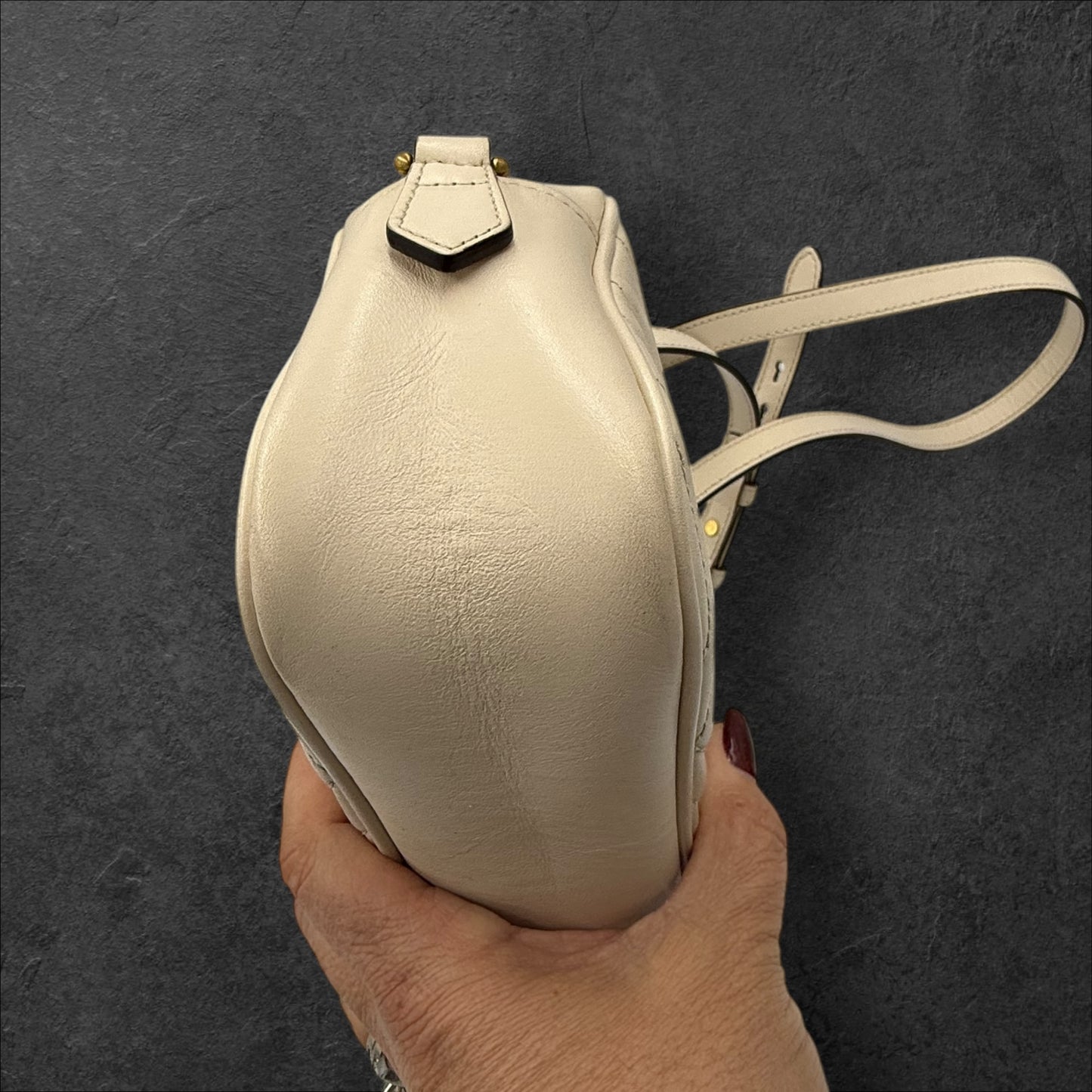 283. Gucci Cream Medium Marmont Quilted Leather Crossbody Camera Bag