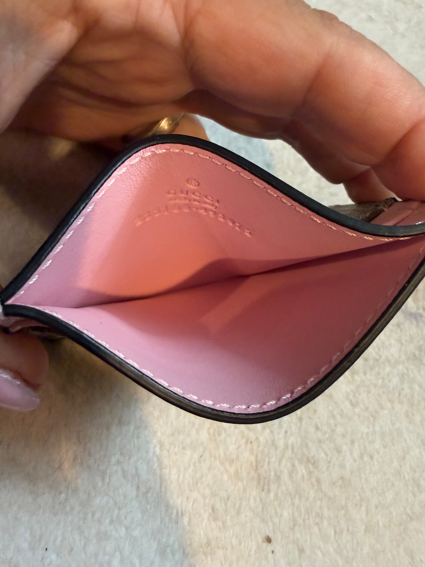 1506. Gucci GG Supreme Card Holder with Pink Leather
