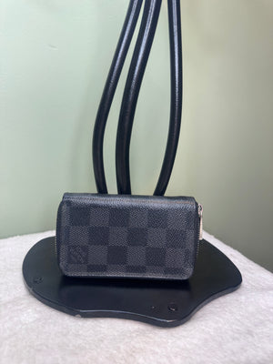 1390. Louis Vuitton Damier Graphite Zip Card Holder