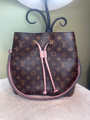 1421. Louis Vuitton Monogram with Pink NeoNoe MM