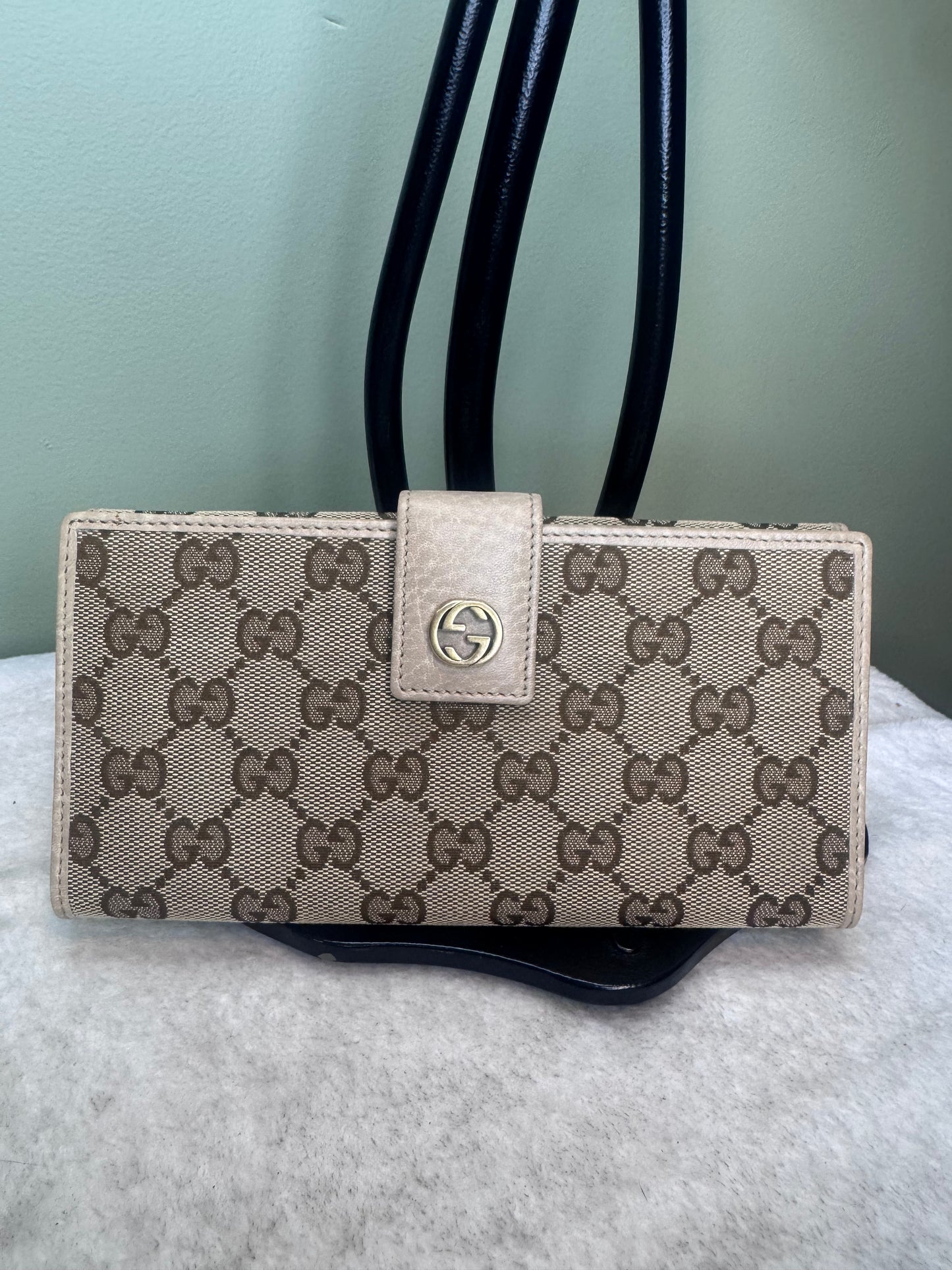 1422. Gucci GG Canvas Long Wallet