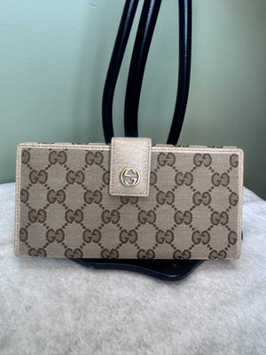 1422. Gucci GG Canvas Long Wallet